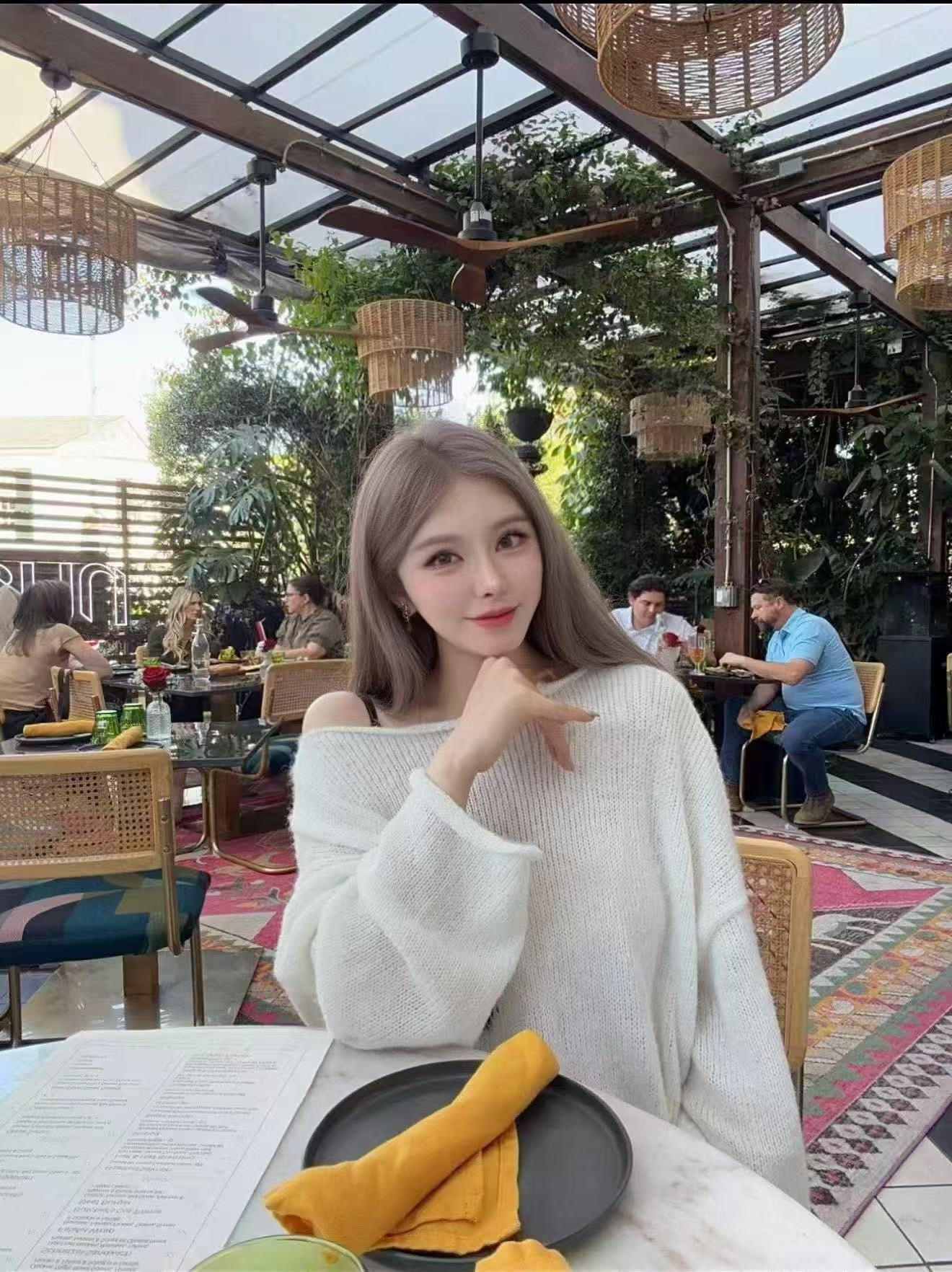 Professional massage therapist 14